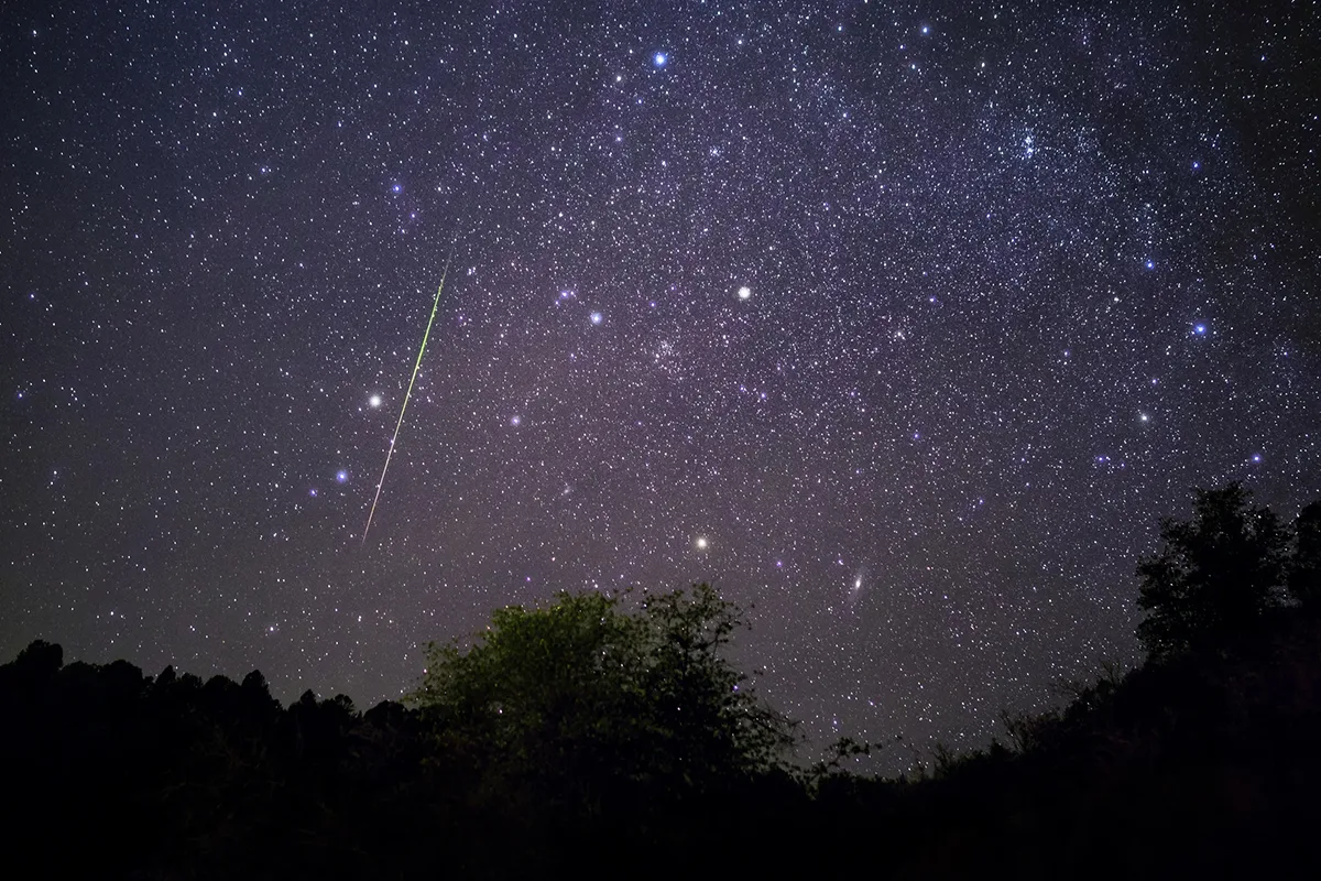 A meteor in the leonid meteor shower.
