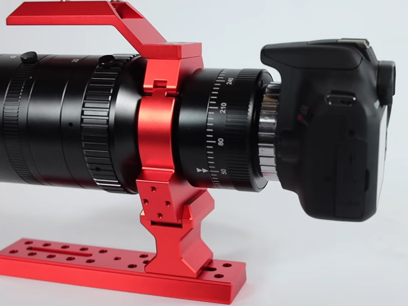 DSLR or mirrorless cameras