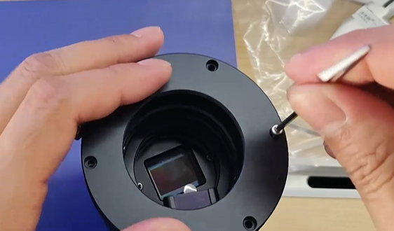 Screw the M48 adapter ring onto the SV238 main body.