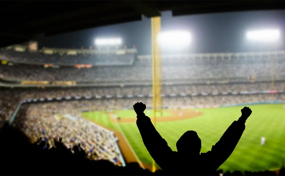 MLB Viewing Gear Guide: How to Choose Binoculars?